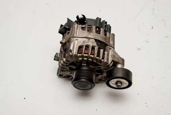 FORD TRANSİT 100 L-S-V ÇIKMA PARÇA   ŞARJ DİNAMOSU